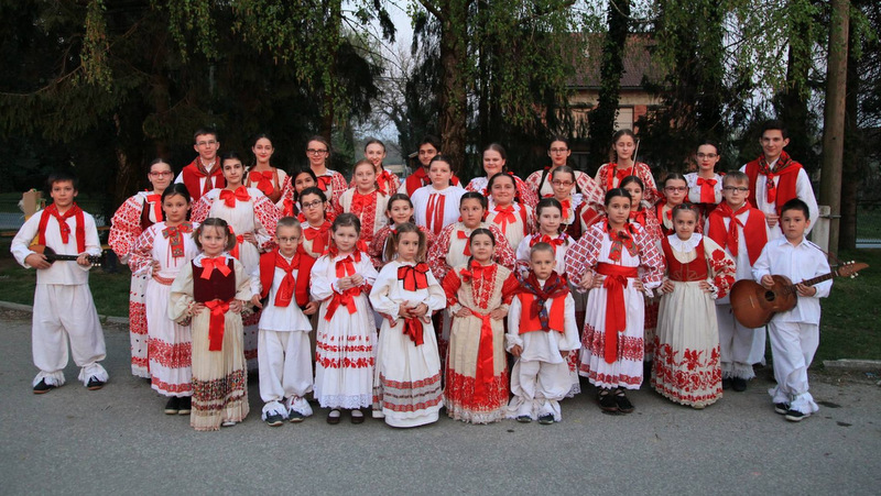 Održana 6. Smotra folklora “Lepe moje ravne pole” - Grad Ivanić-Grad 30716090_1041244532680747_4902896212824293376_n