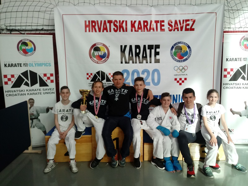Sedam medalja sa prvenstva Hrvatske - Karate klub Mladost - Grad Ivanić-Grad 20180414_170606