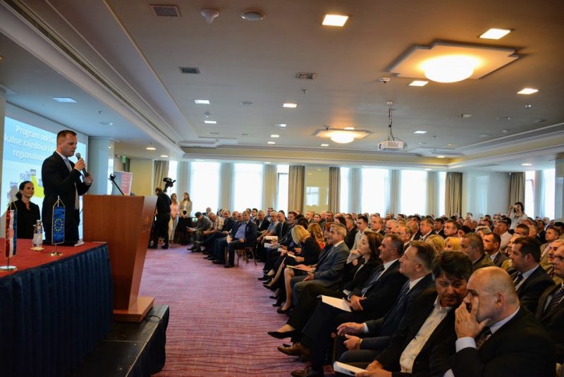 Potpisivanje ugovora za lokalni i reg razvoj_16_5_2018_5