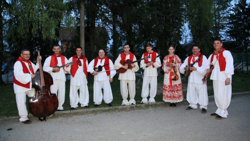 30726424_1041244929347374_12896176177152000_n