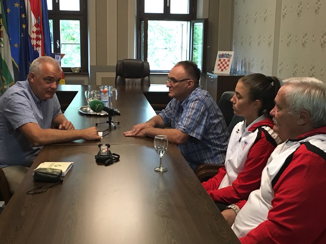 IMG-b614fe435813e7152b7494f7ebf19c56-V