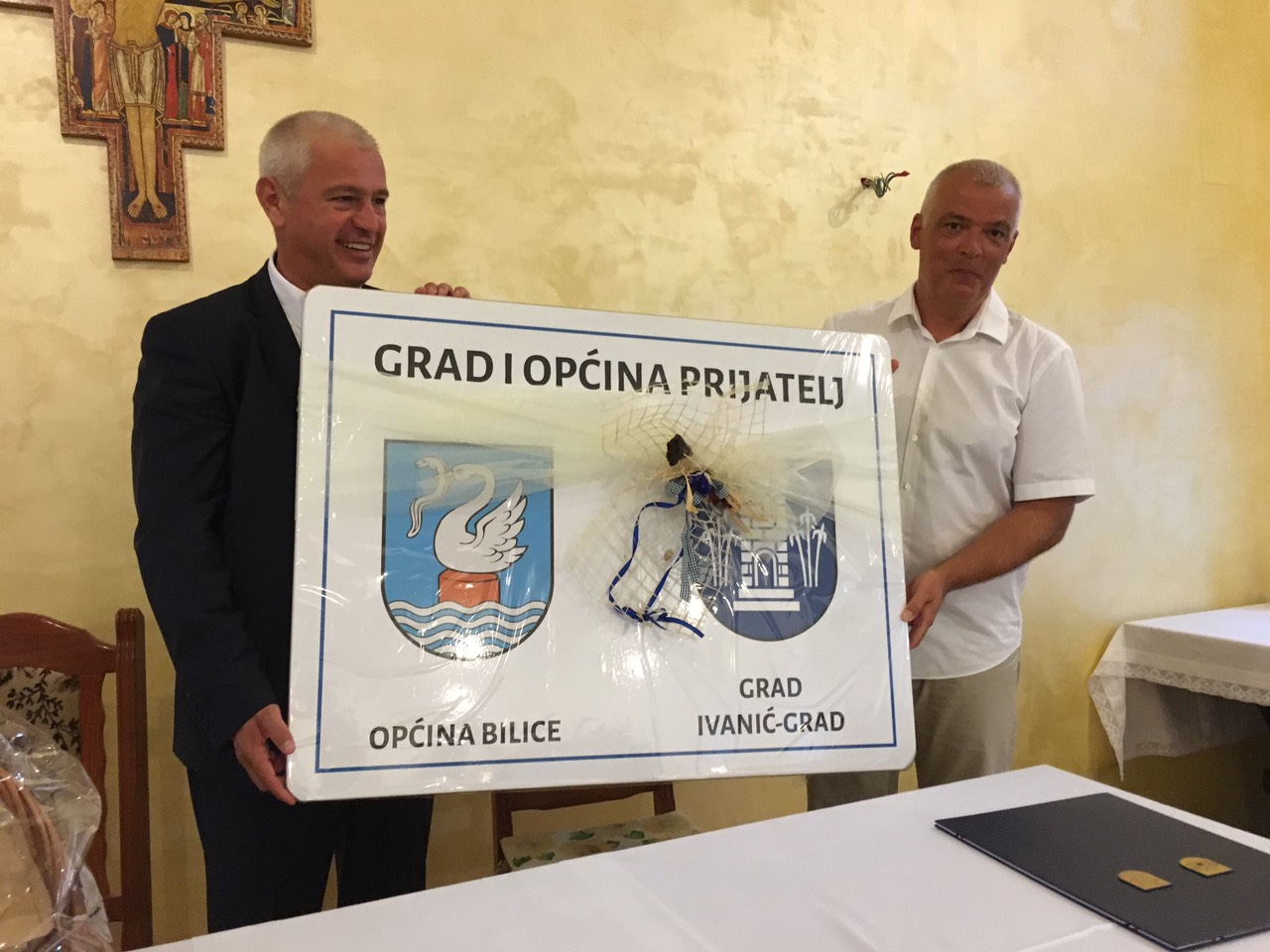 IMG-8f89fba1f4e3faa93afdb7807cd48f0d-V