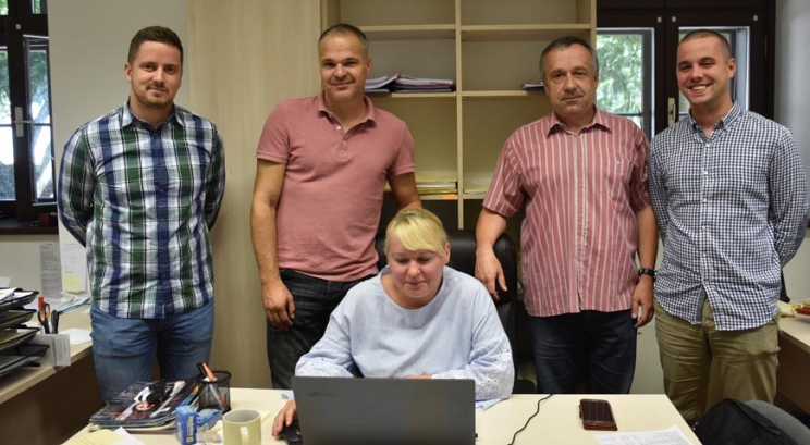 1ae347252c216c8744266e7d4e156329_XL