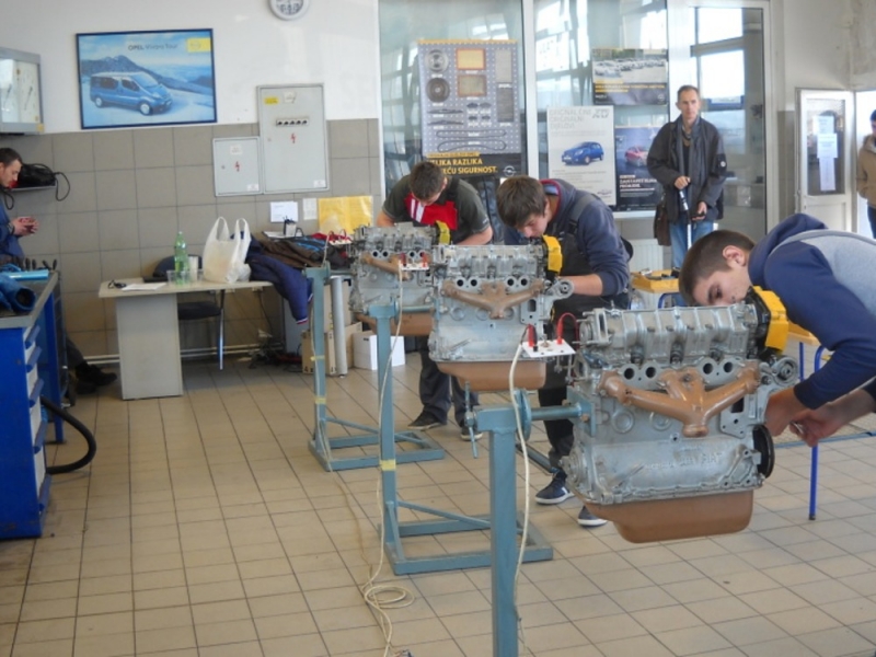 d6086de322f98f66cc694f32ea284557_L