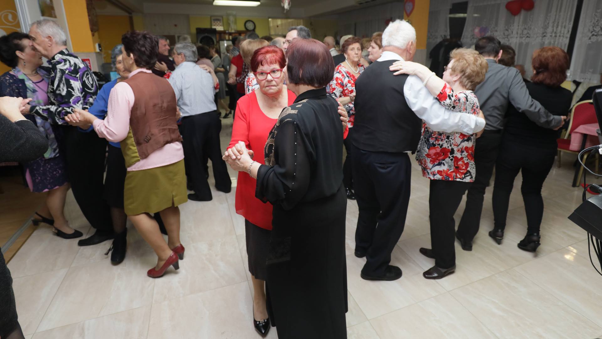 53285562_2083639671690445_5656177792291700736_o