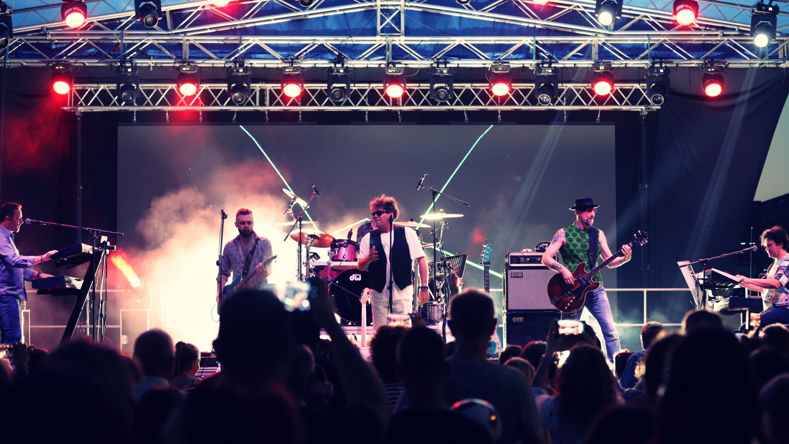 12 - 4.5.2022., koncert Crvena jabuka - Ivanić-Grad - Javor Bojan Leš_1600x900